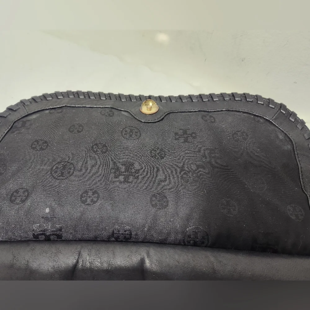 Tory Burch reposhing this